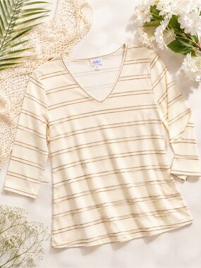 New LuLaRoe Eden ¾ Sleeve V-Neck Top | Size XS